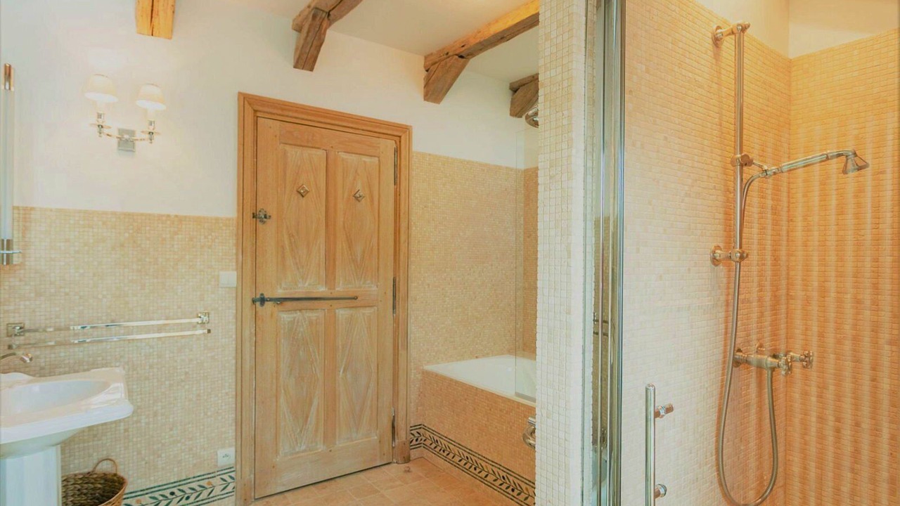 Photo of Bathroom in Thonac
