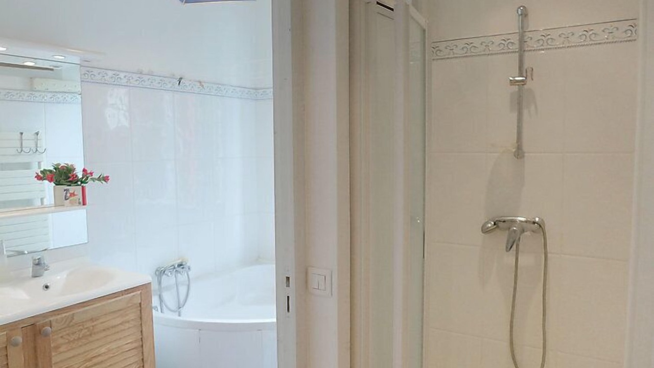 Photo of Bathroom in Saint-Jean-de-Luz City Center
