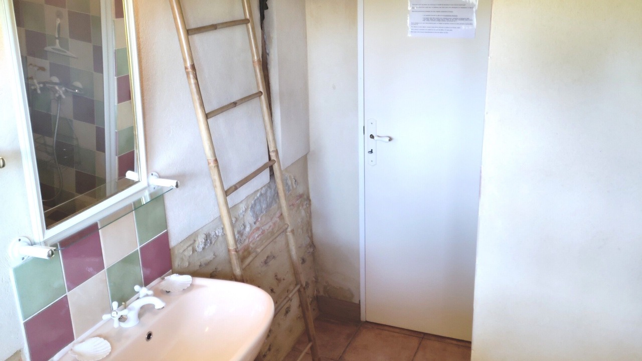Photo of Bathroom in Villenave