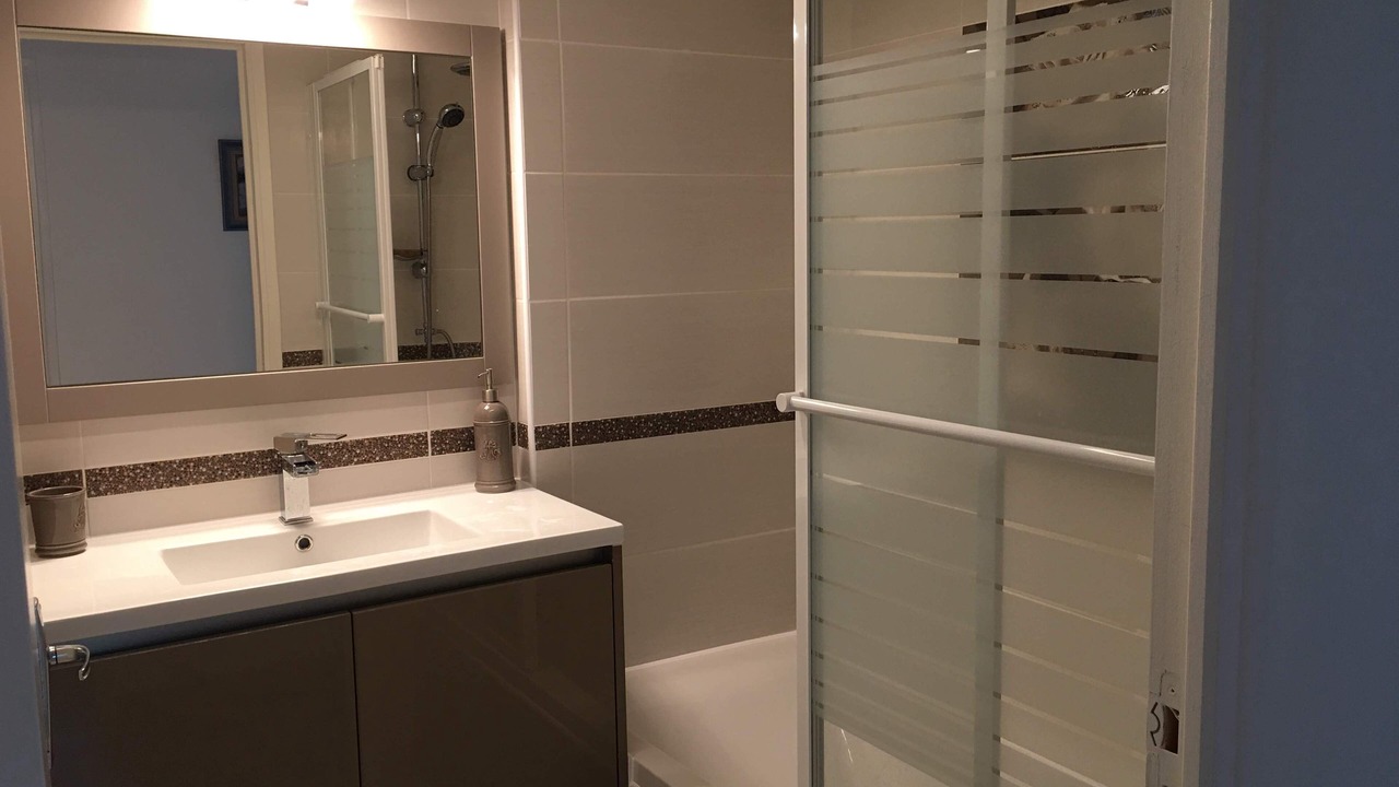 Photo of Bathroom in Idron