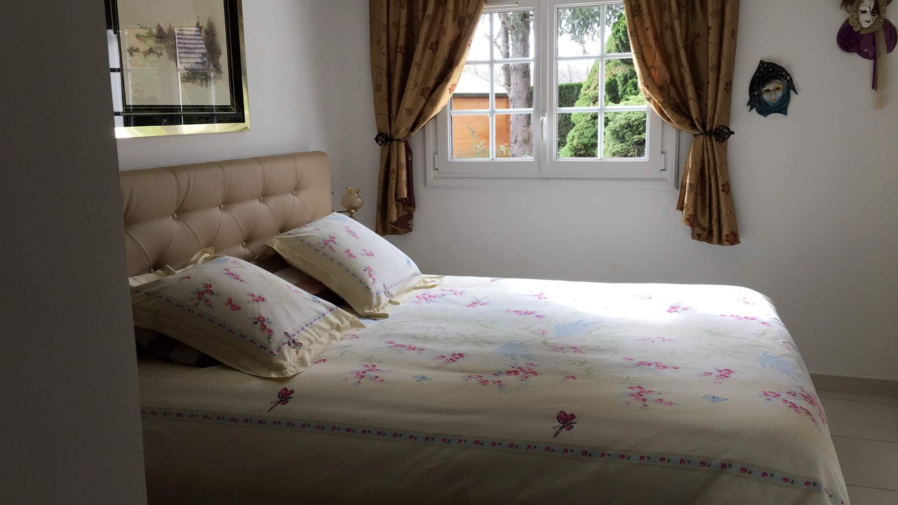 Photo of Bedroom in Idron
