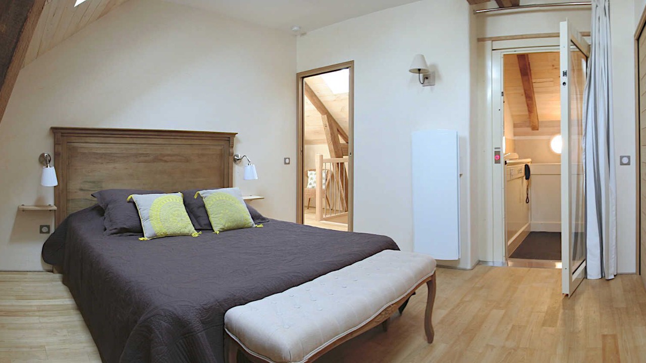Photo of Bedroom in Saint-Avit-de-Vialard