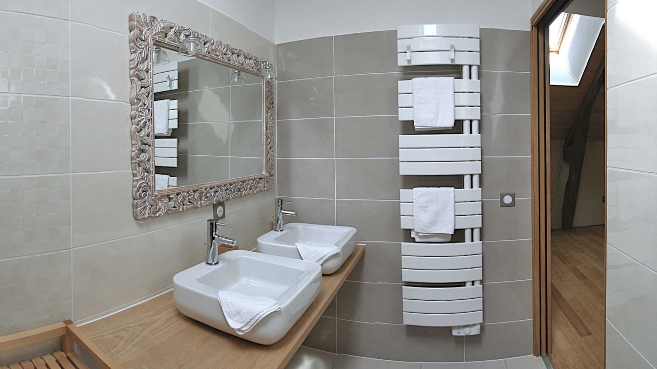 Photo of Bathroom in Saint-Avit-de-Vialard