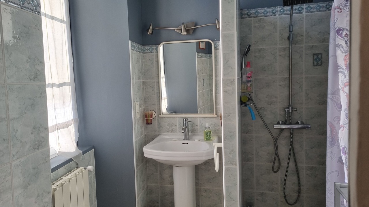 Photo of Bathroom in Pons