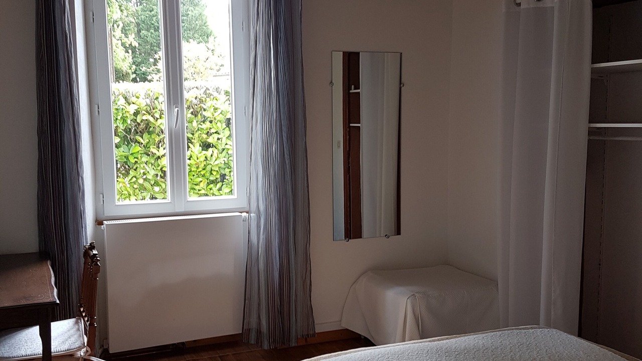 Photo of Bedroom in Jau-Dignac-et-Loirac
