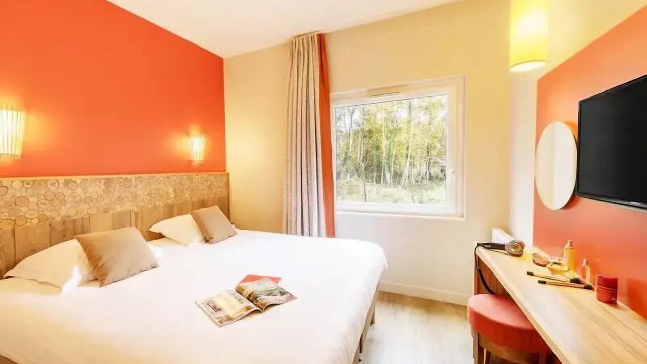 Photo of Bedroom in Curcay-sur-Dive