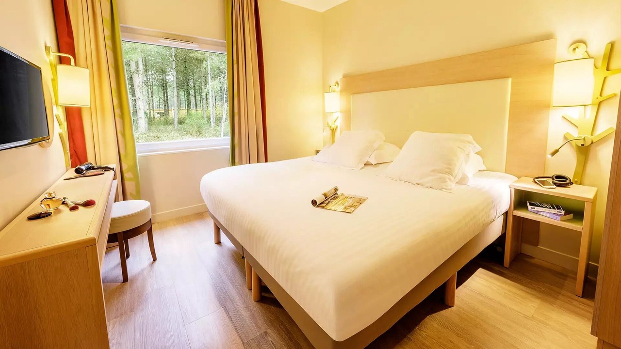 Photo of Bedroom in Curcay-sur-Dive