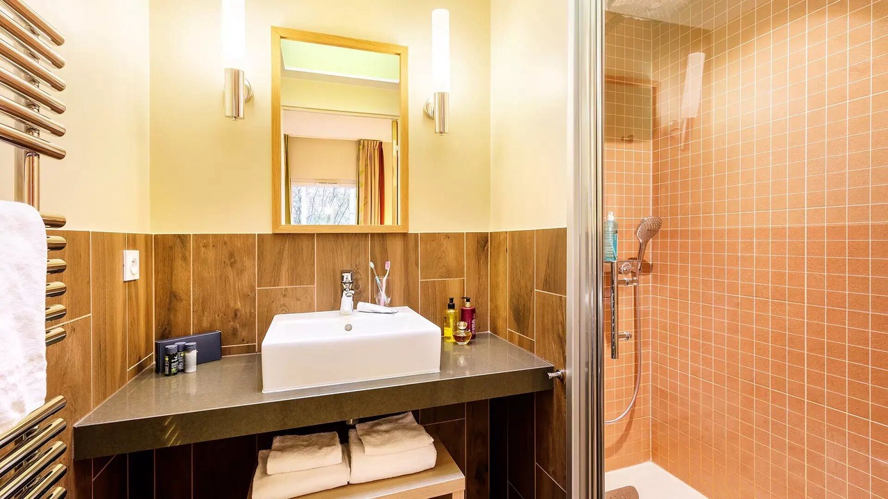 Photo of Bathroom in Curcay-sur-Dive