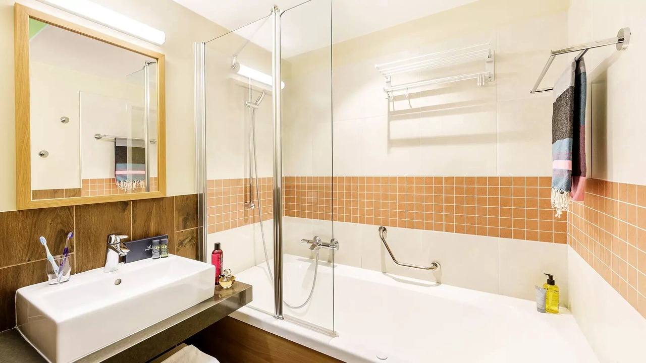 Photo of Bathroom in Curcay-sur-Dive