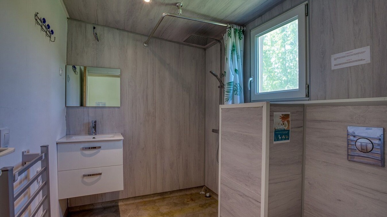 Photo of Bathroom in Le Buisson-de-Cadouin