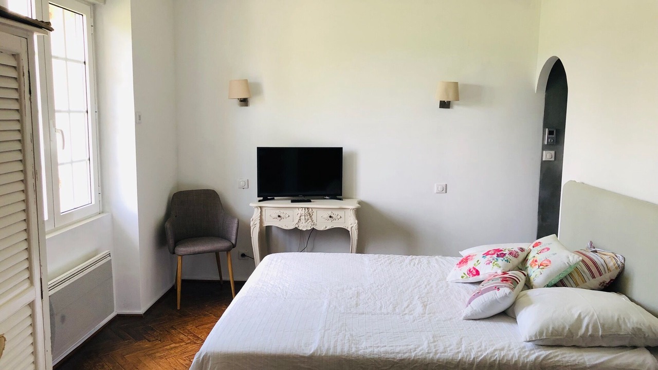 Photo of Bedroom in Saint-Pierre-de-Mons