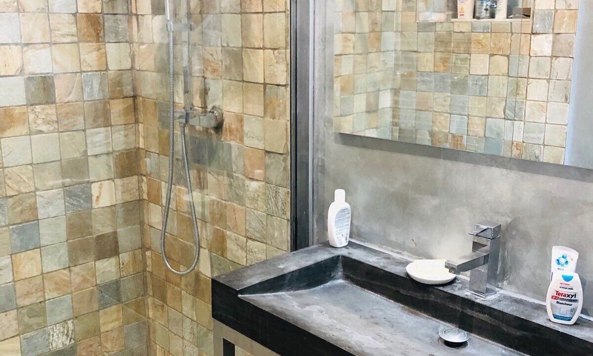 Photo of Bathroom in Saint-Pierre-de-Mons