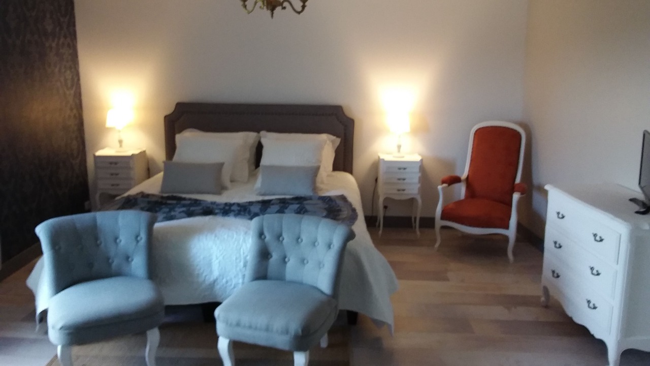 Photo of Bedroom in Montmoreau-Saint-Cybard