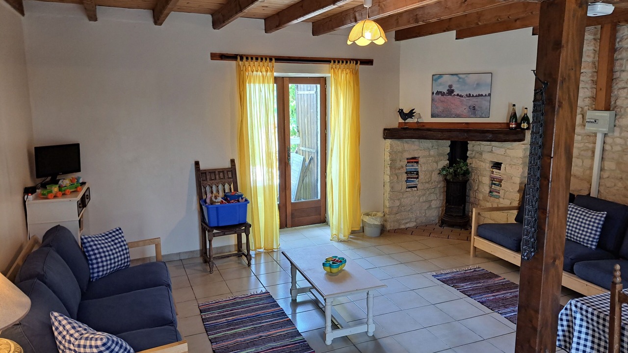Photo of Livingroom in Saint-Pierre-de-Juillers