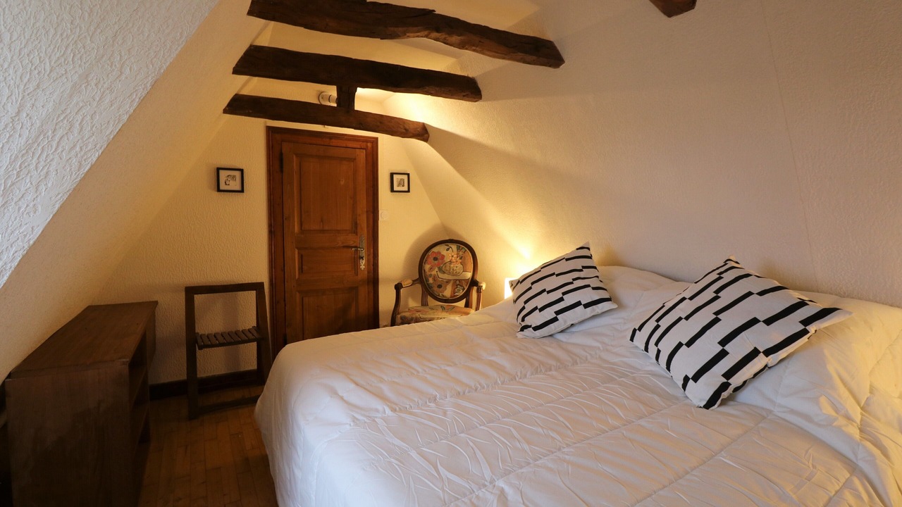Photo of Bedroom in Bezenac