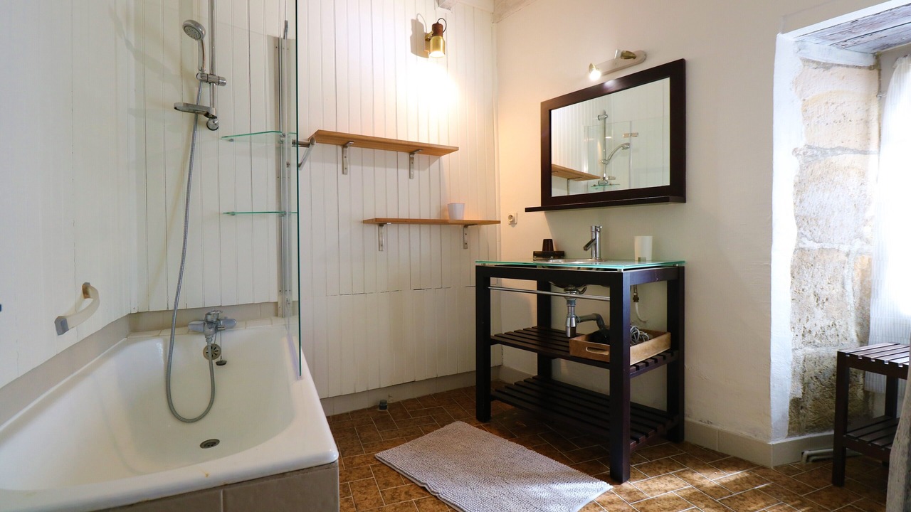 Photo of Bathroom in Bezenac
