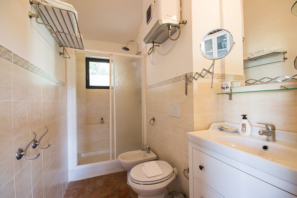Photo of Bathroom in Saturnia