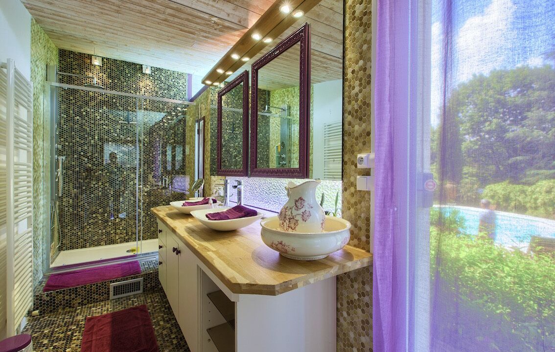 Photo of Bathroom in Sadirac