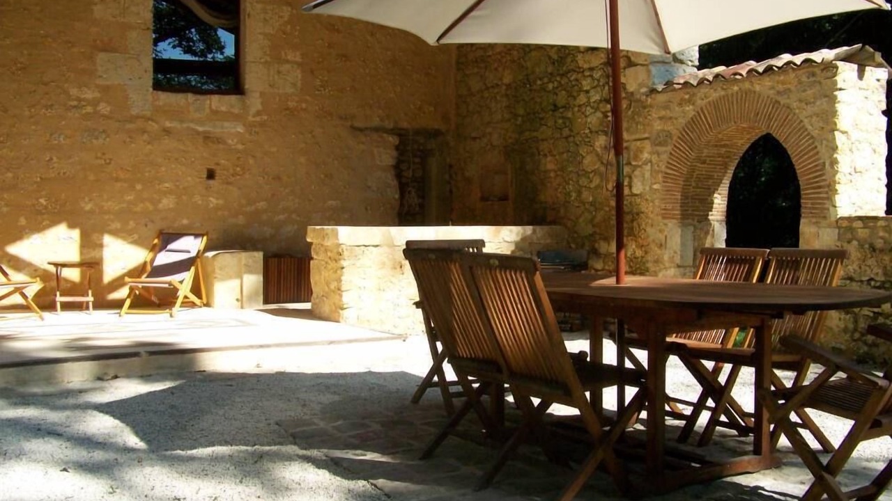 Photo of Patio Balcony in Saint-Georges-de-Montclard