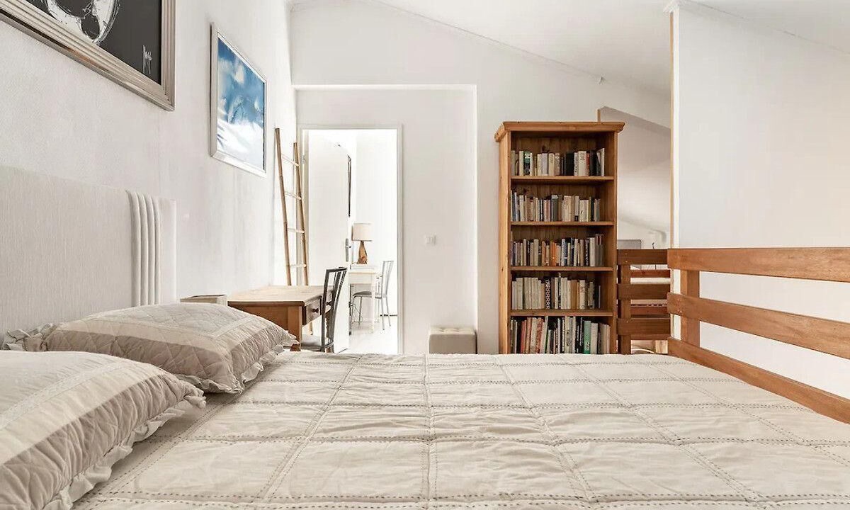 Photo of Bedroom in Saint-Aygulf