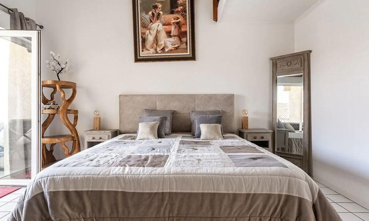 Photo of Bedroom in Saint-Aygulf