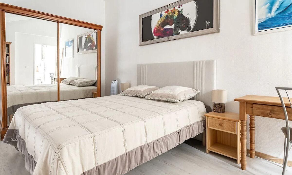 Photo of Bedroom in Saint-Aygulf