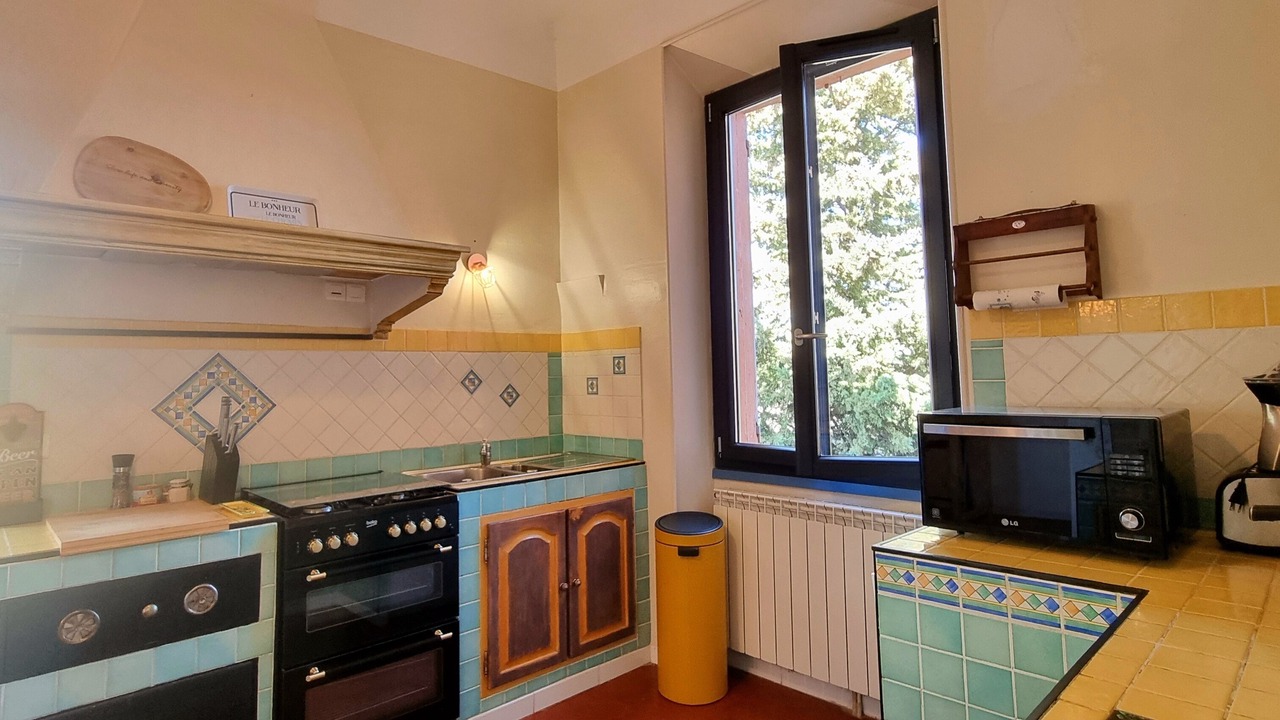 Photo of Kitchen in La Roque-d'Antheron