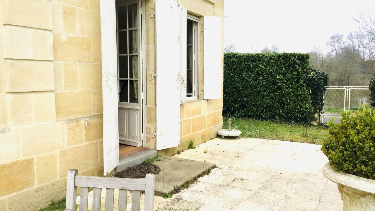 Photo of Patio Balcony in Saint-Pey-de-Castets
