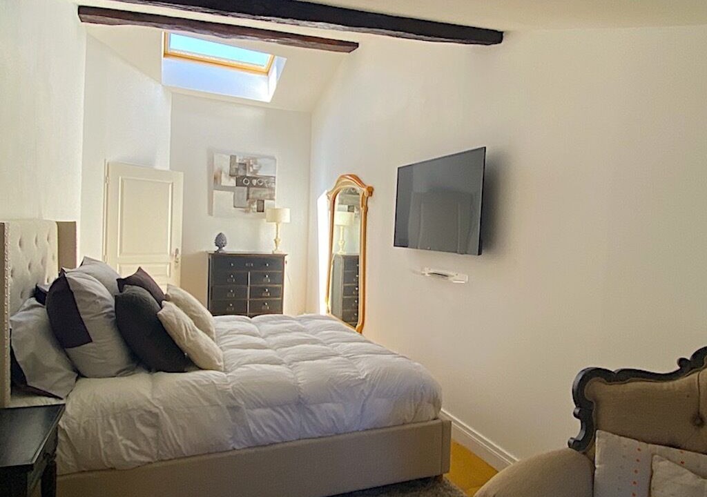 Photo of Bedroom in Libourne