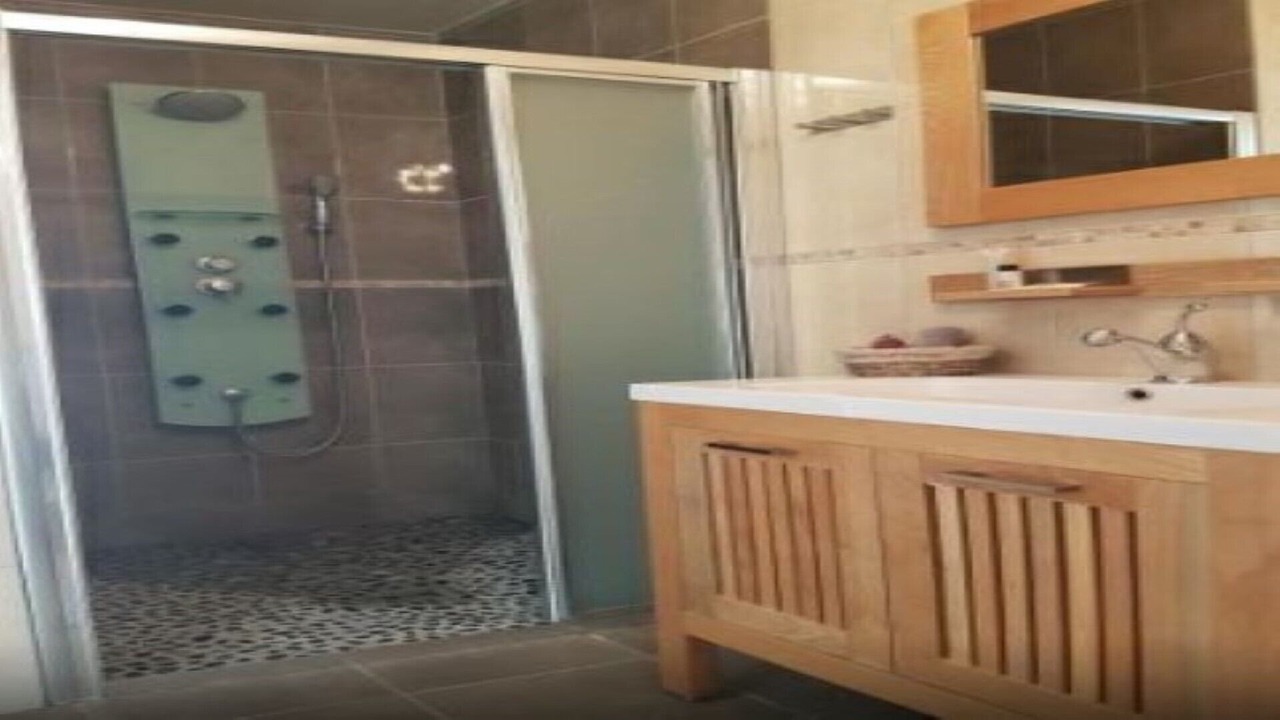 Photo of Bathroom in Tanzac