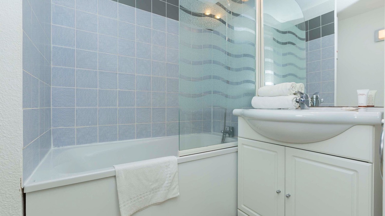 Photo of Bathroom in Hourtin Port
