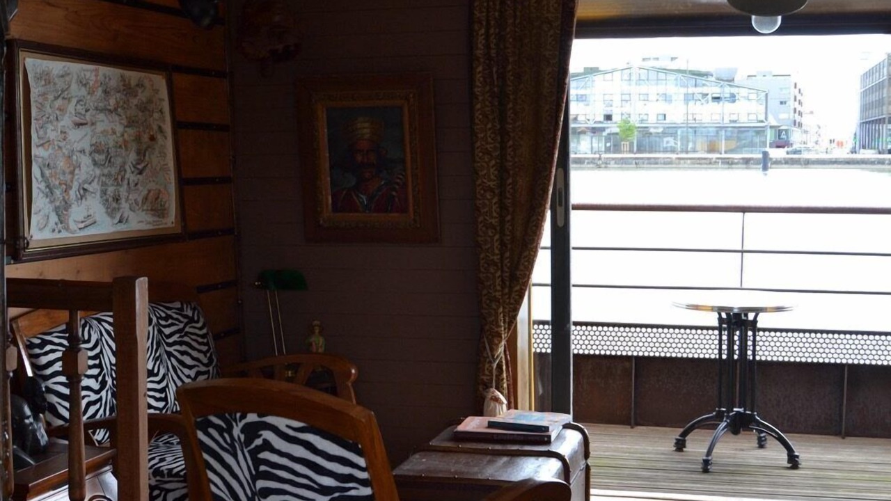 Photo of Livingroom in Bassins a Flot