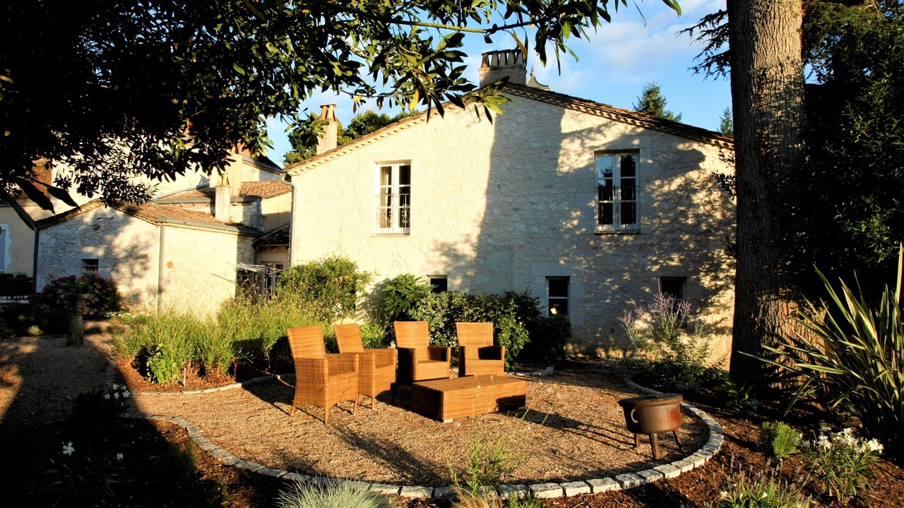 Photo of Patio Balcony in Serres-et-Montguyard
