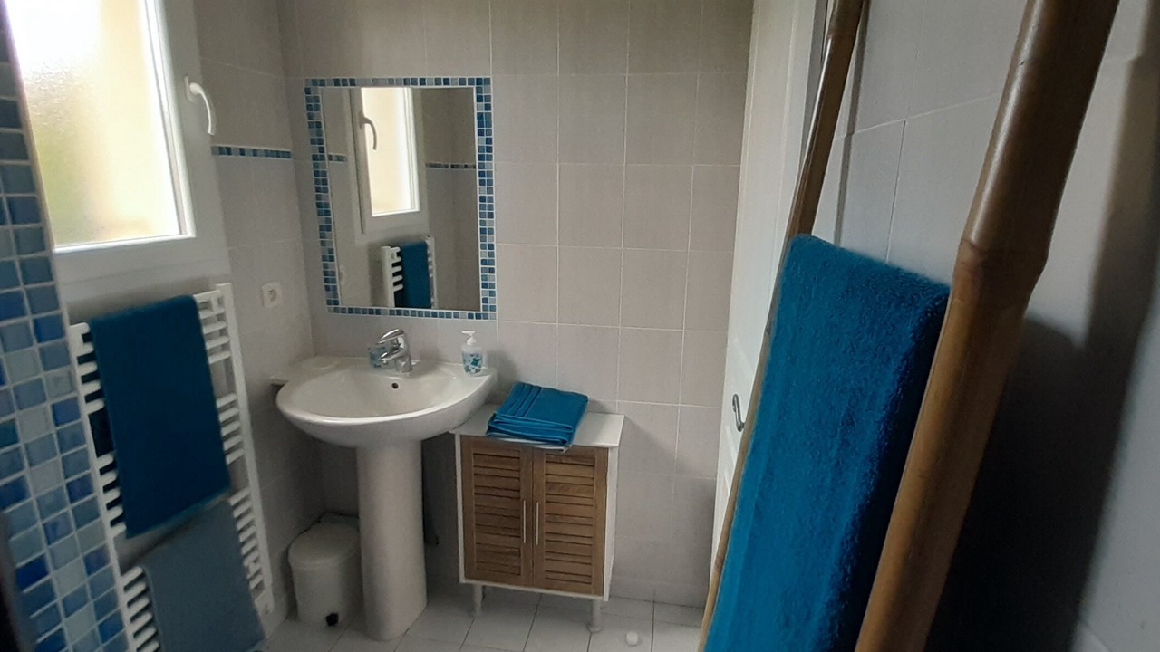 Photo of Bathroom in Saint-Georges-les-Baillargeaux
