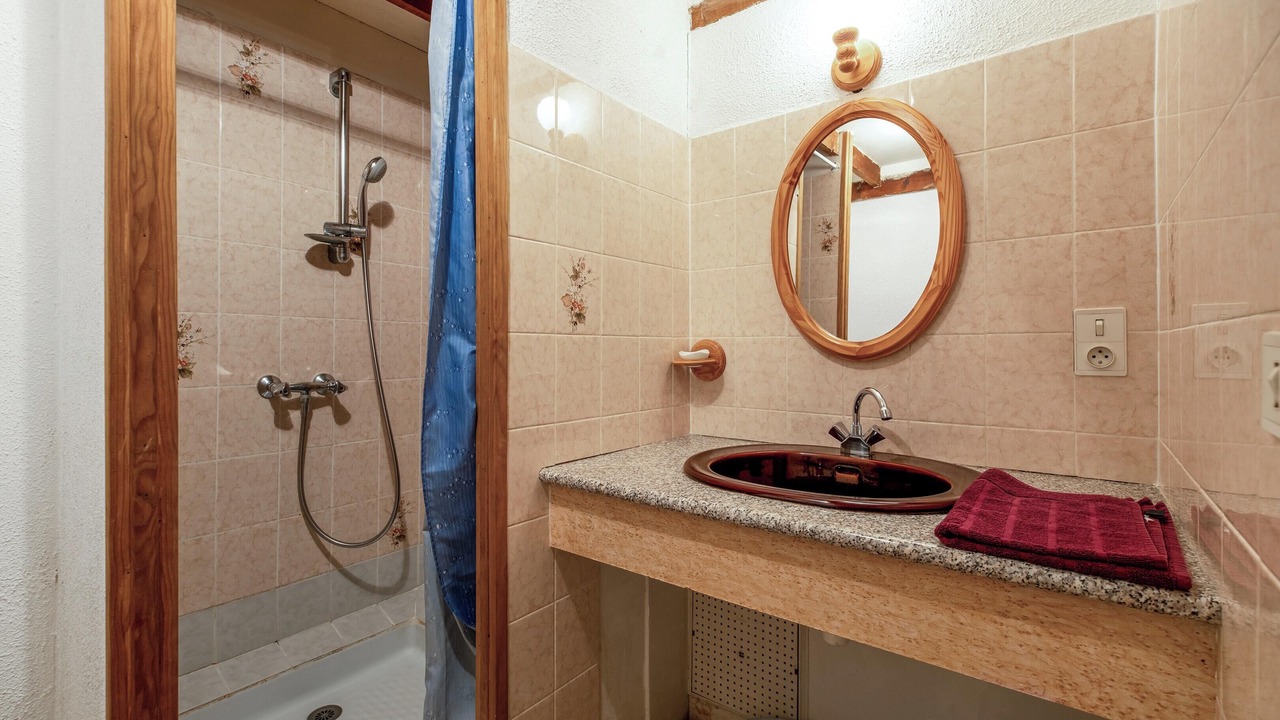 Photo of Bathroom in Thenac