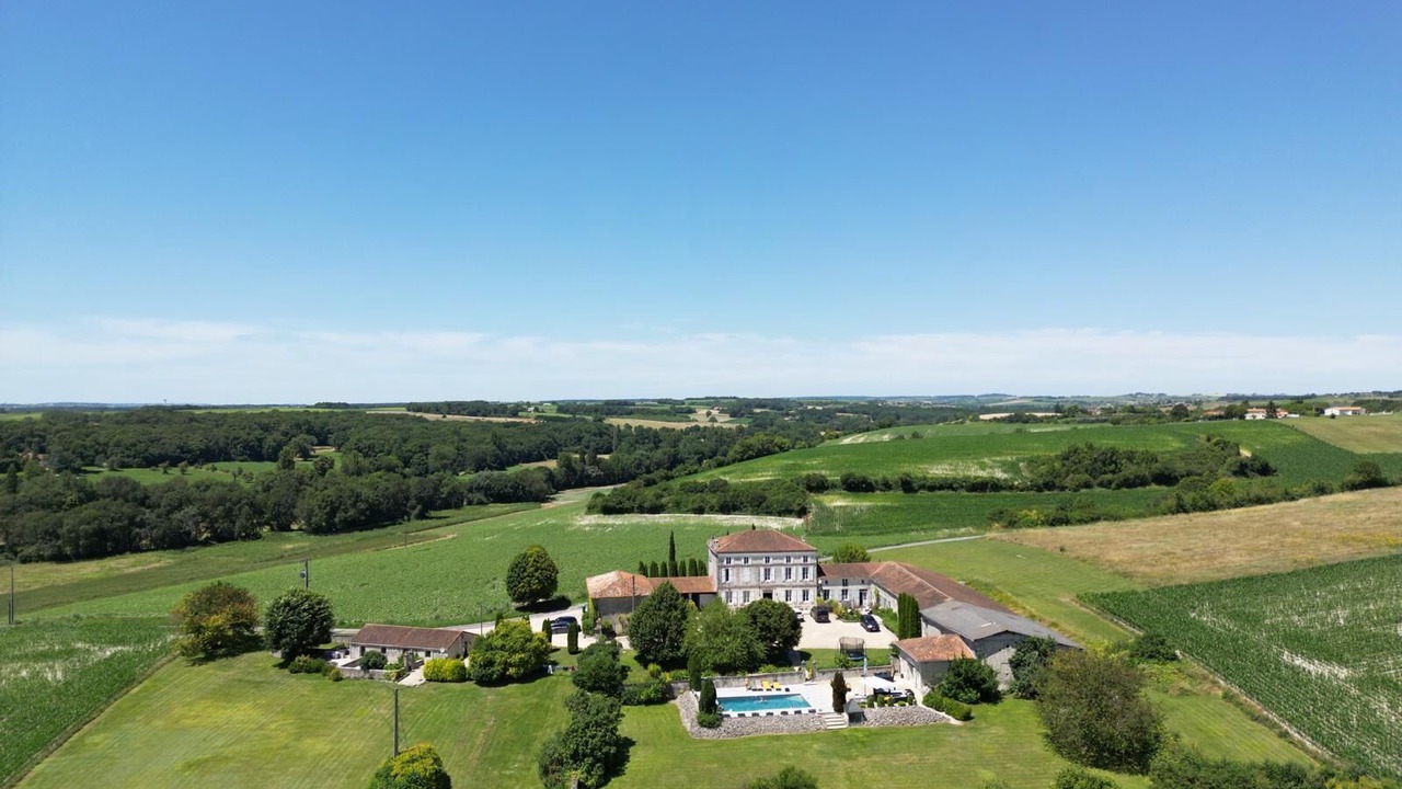 Photo of Outdoor in Bessac