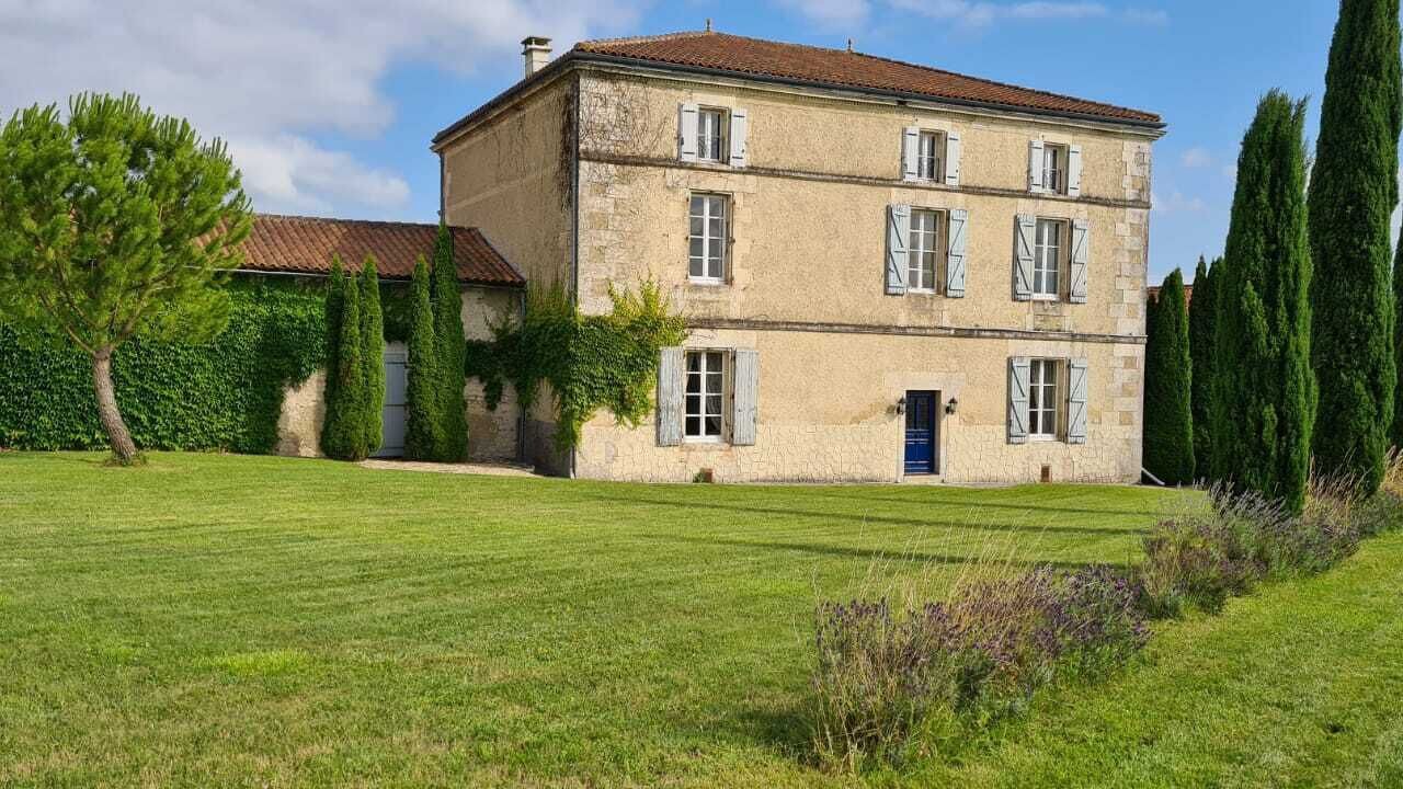Photo of Outdoor in Bessac