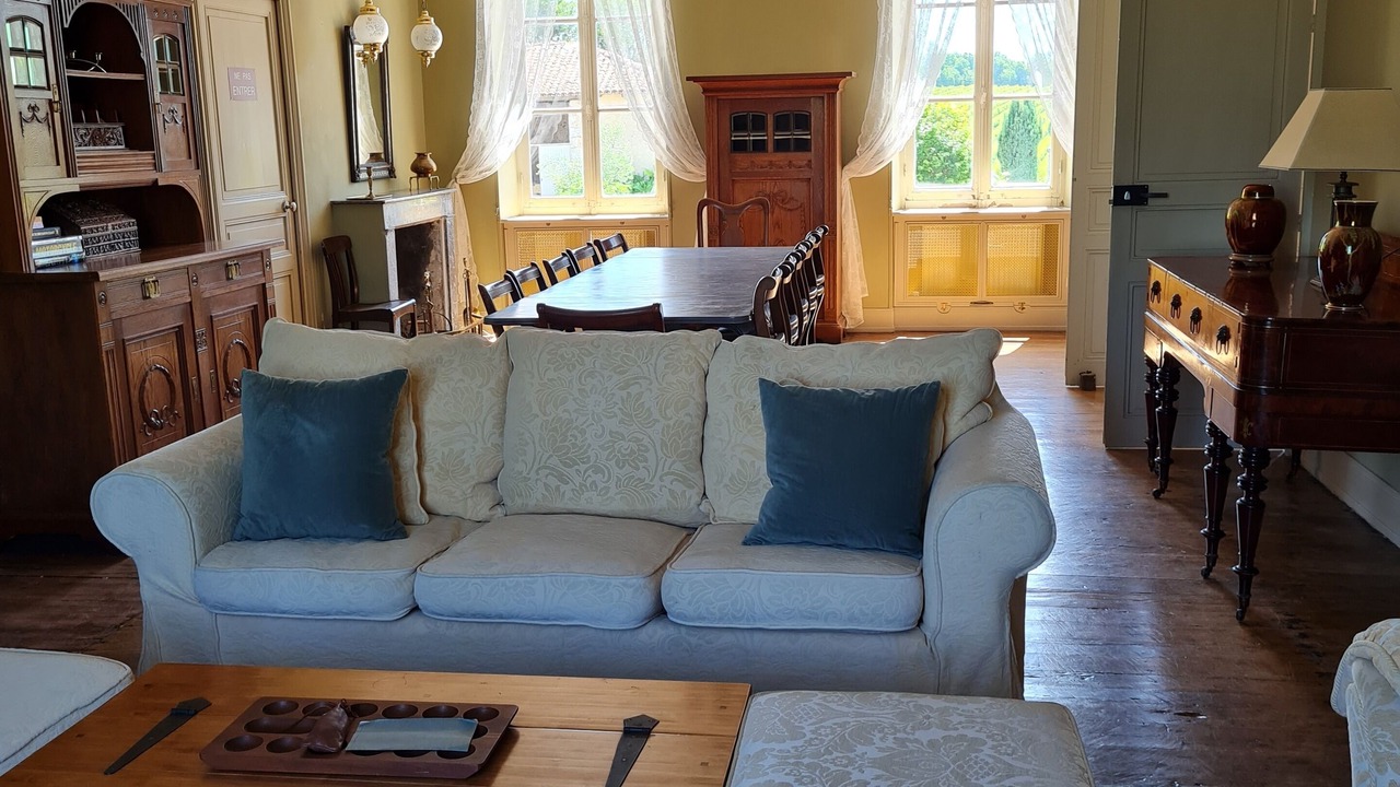 Photo of Livingroom in Bessac