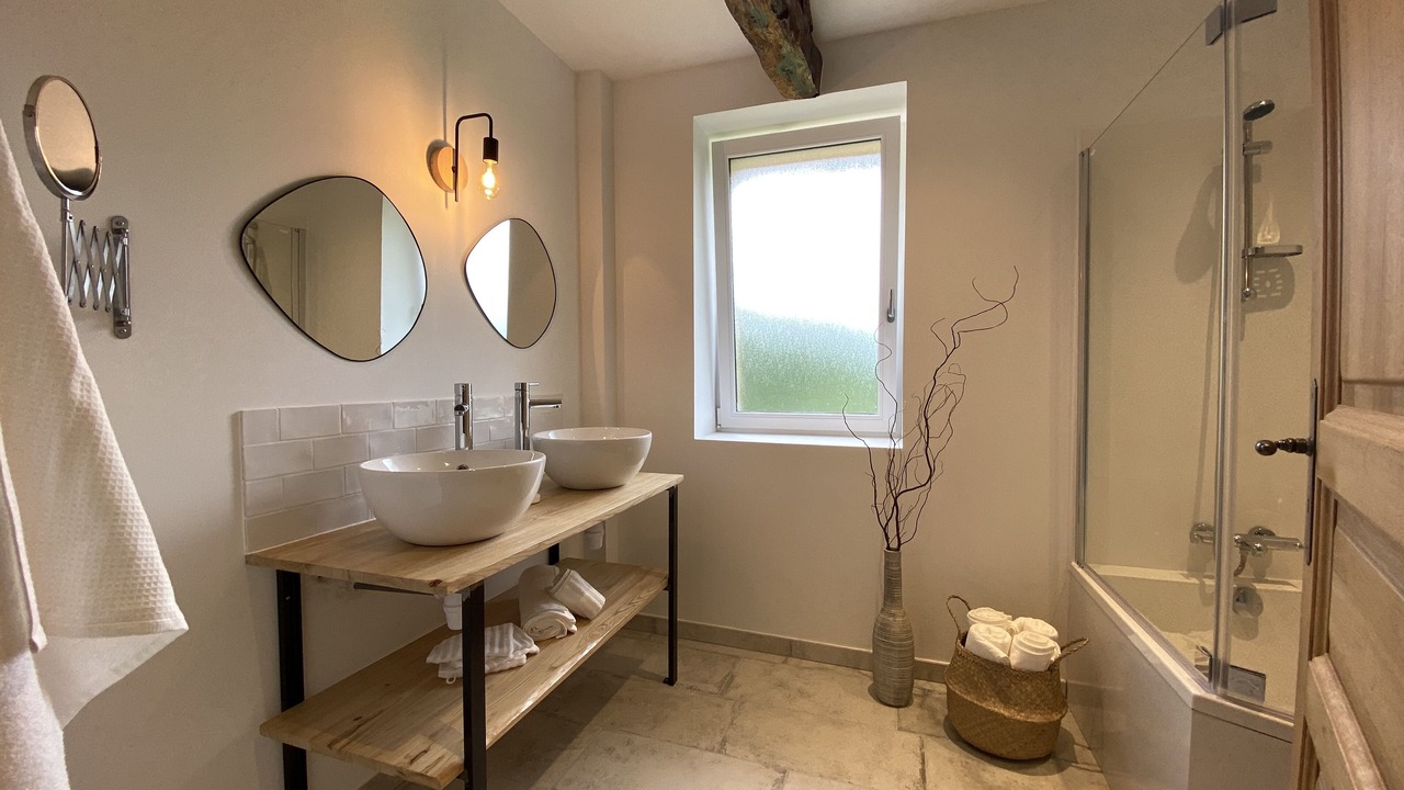 Photo of Bathroom in Sorges-et-Ligueux-en-Perigord