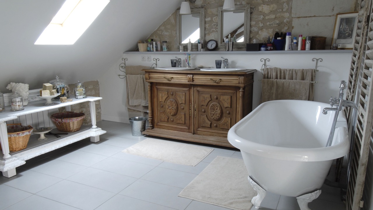 Photo of Bathroom in La Roche-Rigault