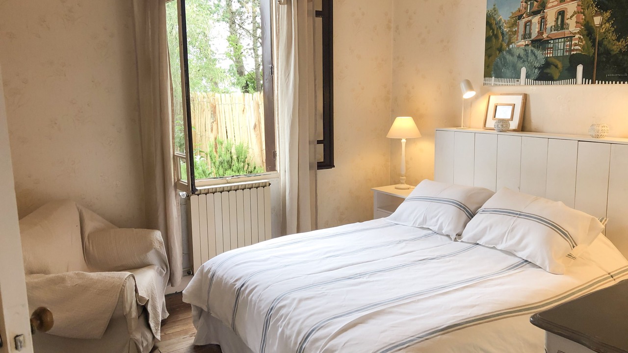Photo of Bedroom in Claouey