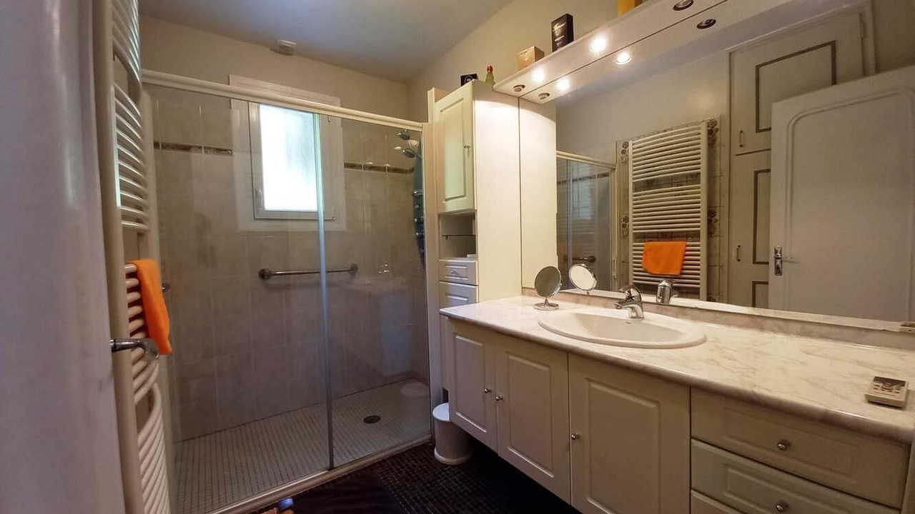 Photo of Bathroom in Colayrac-Saint-Cirq