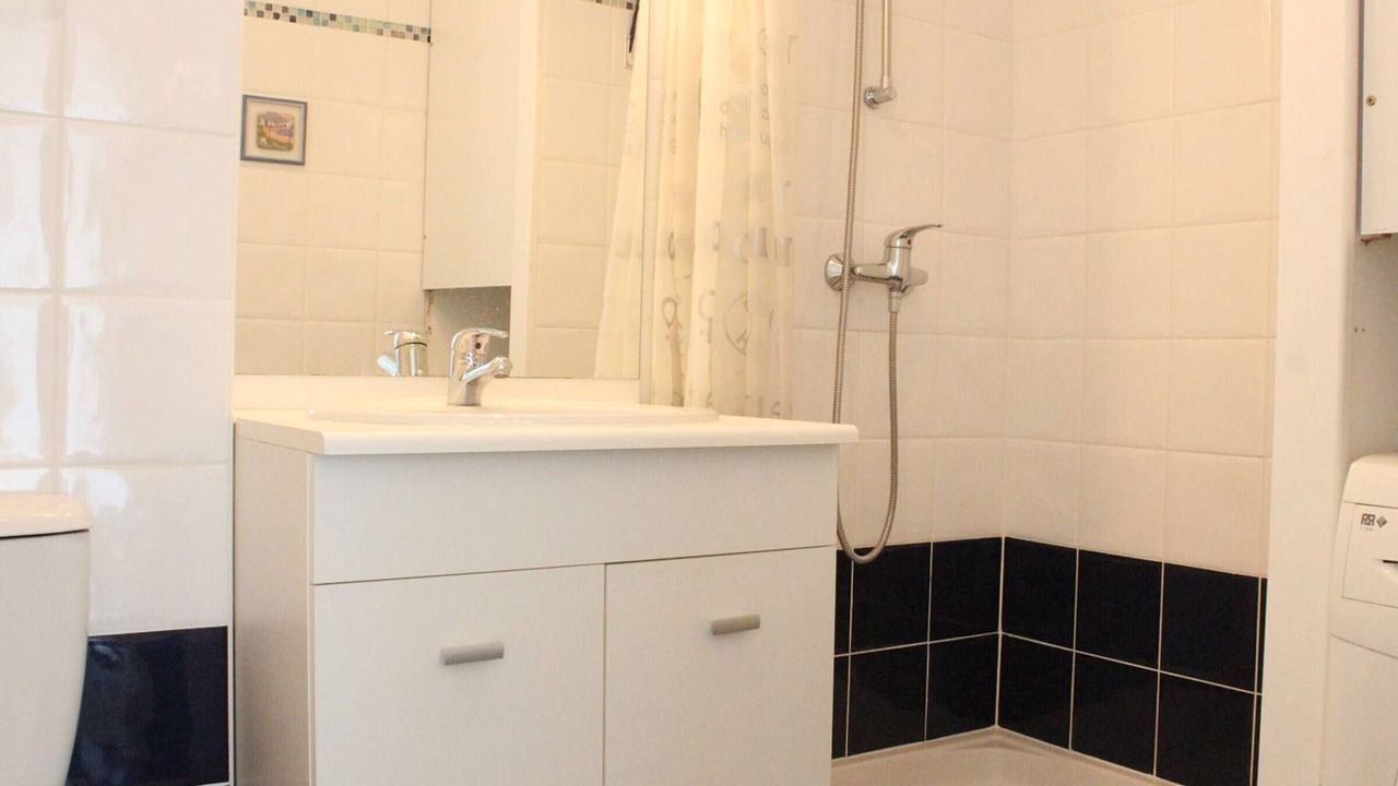 Photo of Bathroom in Port District