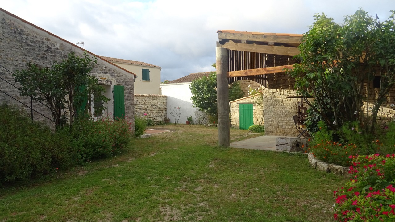 Photo of Outdoor in Arceau