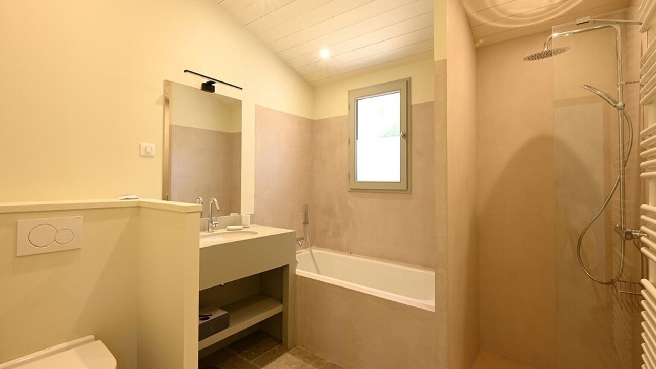 Photo of Bathroom in Les Portes-en-Re