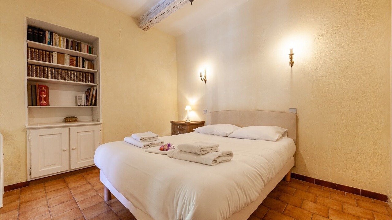 Photo of Bedroom in Endoume