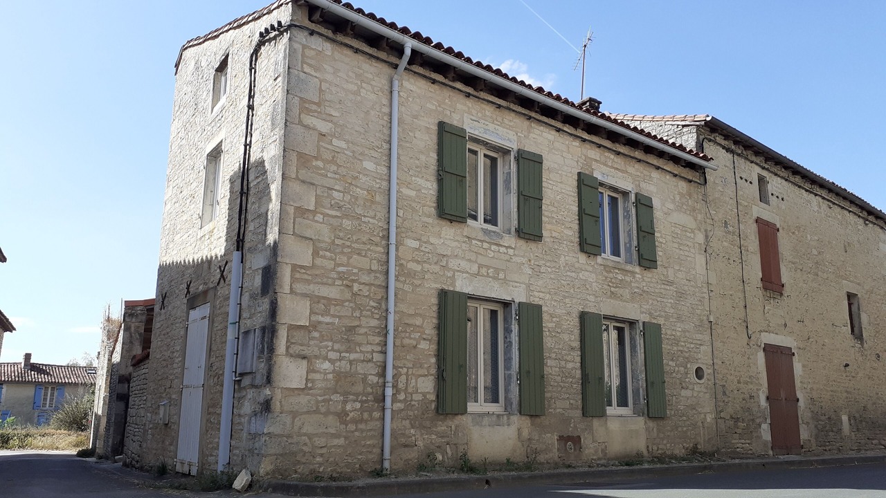 Photo of Outdoor in Tusson