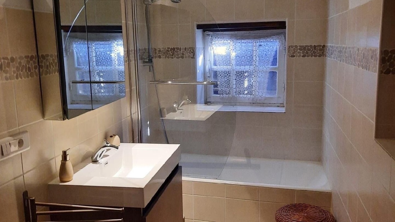 Photo of Bathroom in Saint-Julien-de-Lampon