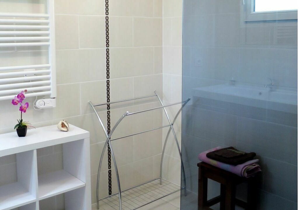 Photo of Bathroom in Civrac-en-Medoc
