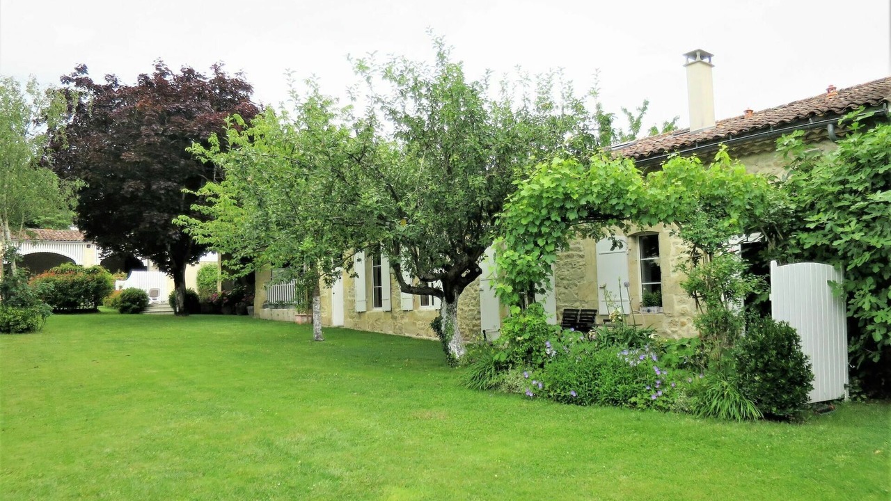 Photo of Others in Vertheuil